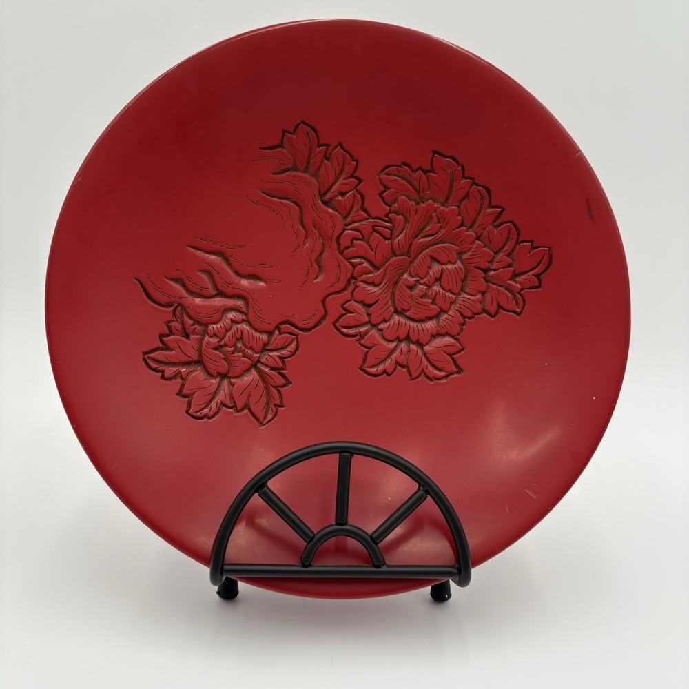 Murakami Kibori Tsuishu Lacquered Wood‎ Plate With Hand Crafted Floral Pattern